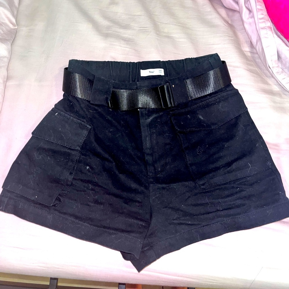 Aritiza Tna cargo shorts